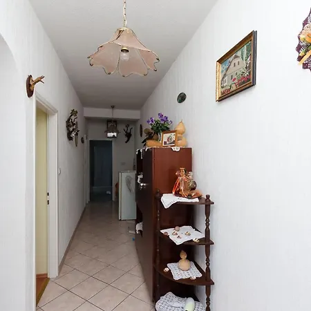 Apartment Anica *